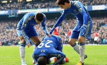 Demba Ba Rajin Shalat 5 Waktu. "Jangan Bandingkan Saya dengan Balotelli"